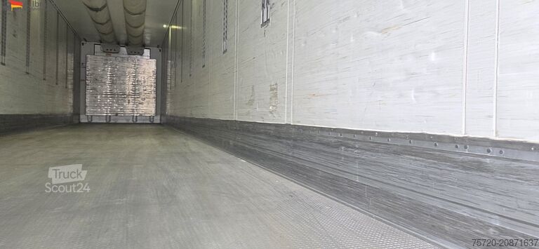 Auflieger Schmitz SKO24 Carrier Vector 1550 Zustand gut, leichter Streifschaden rechts