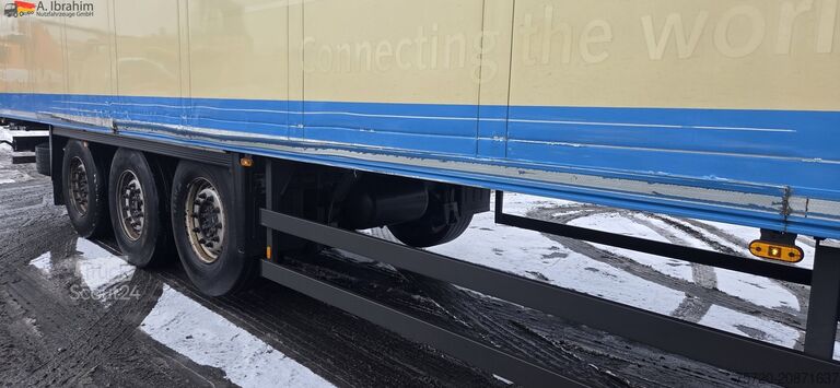 Auflieger Schmitz SKO24 Carrier Vector 1550 Zustand gut, leichter Streifschaden rechts