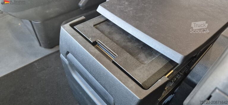 Standard SZM Mercedes-Benz 1858 Gigaspace, Scheckheft gepflegt Retarder | 2x Tank