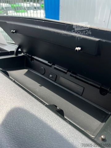 Pick-up bestelwagen MERCEDES-BENZ Sprinter 316 DOKA LANG PRITSCHE PLANE 6-SITZ AHK