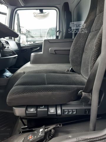 Dobozos teherautó MERCEDES-BENZ Atego 1224L Koffer + LBW AHK Euro 6E