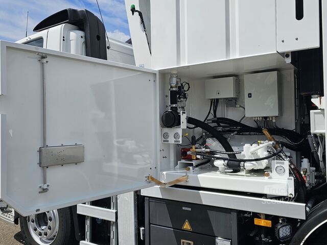 Vuilniswagen DAF CF 410 8X2/6 FAUN / BEKKER LAGRAM 16m3 / WAS IN...