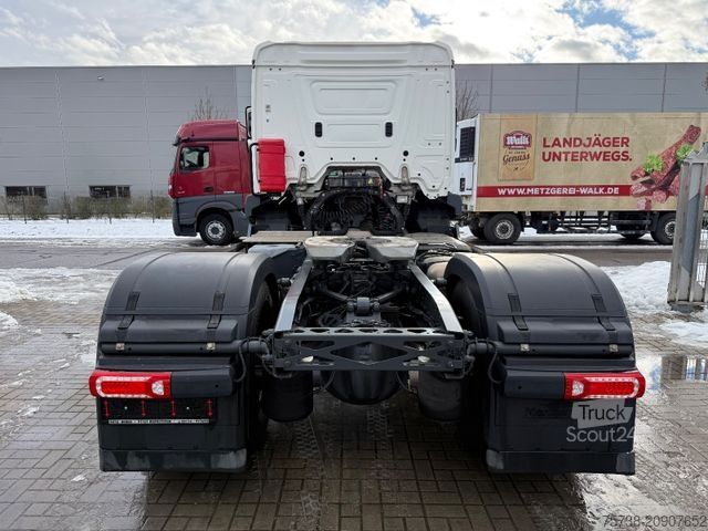 Veszélyes anyagokat szállító teherautó MERCEDES-BENZ Actros 1846 LS ADR GEFAHRGUT/ClassicSpace/EURO6D