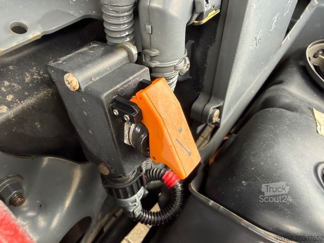 Veszélyes anyagokat szállító teherautó MERCEDES-BENZ Actros 1846 LS ADR GEFAHRGUT/ClassicSpace/EURO6D