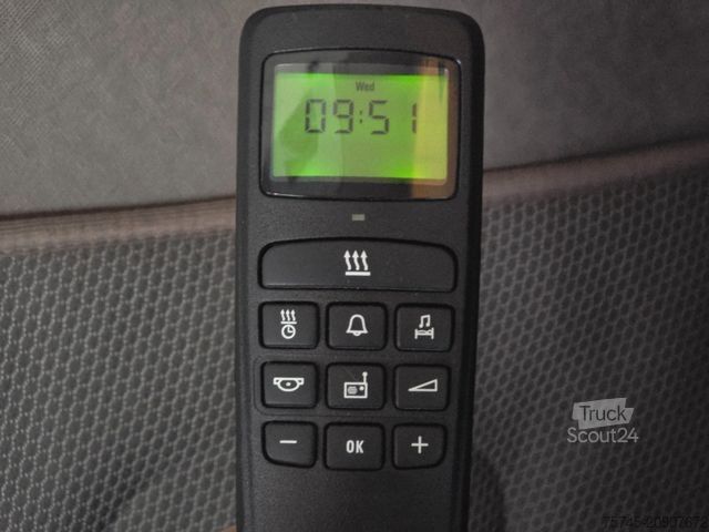 Nagy térfogatú nyergesvontató SCANIA R490 * STANDKLIMA * TEMP * RETARDER * 2X TANK