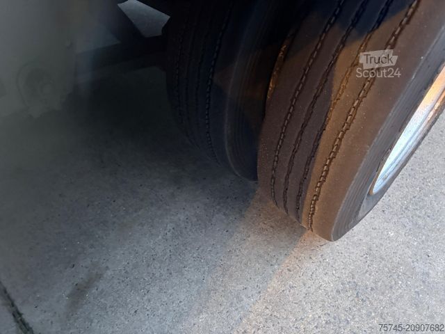 Atvērta puspiekabe ar tentu  VAN_ECK