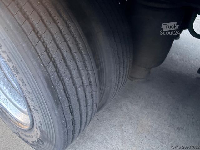 Atvērta puspiekabe ar tentu  VAN_ECK