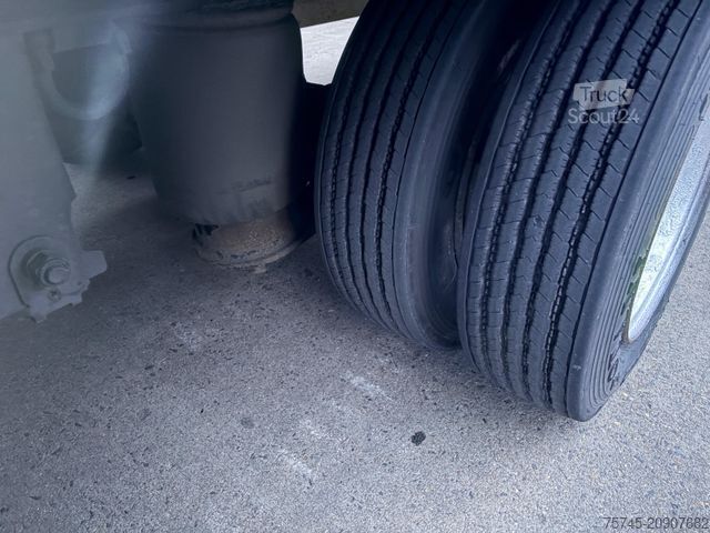 Atvērta puspiekabe ar tentu  VAN_ECK