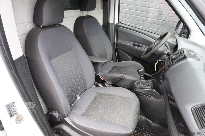 Stationvogn med højt tag Fiat Doblò Cargo 1.6 MultiJet 105PK Maxi - Airco - T...