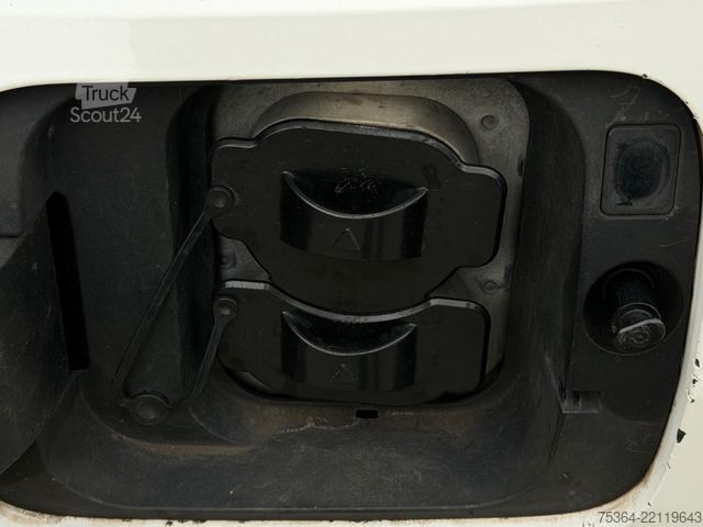 Furgon KIA Soul e-Soul DynamicLine 64 kWh LED Navi Kamera