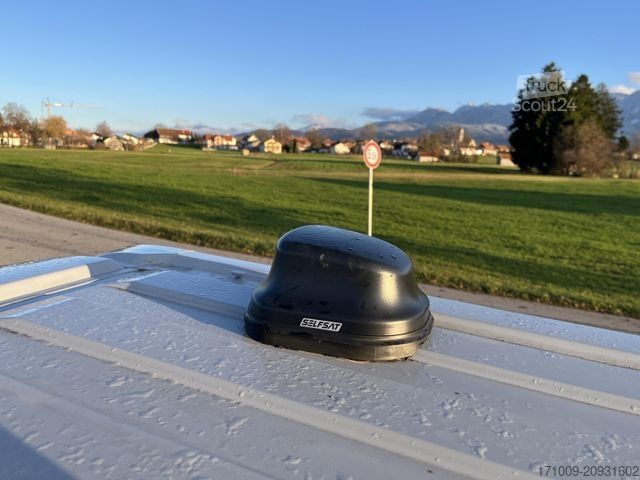 Karavan SUNLIGHT Adventure Cliff 602 LED 8G Safety+ACC Digital