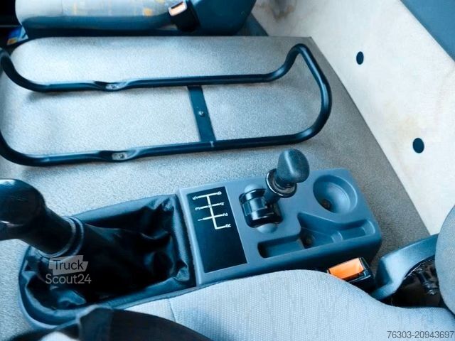 Škatlasti tovornjak RENAULT Midlun 220dci *Koffer*BlattfederungLadebordwand*