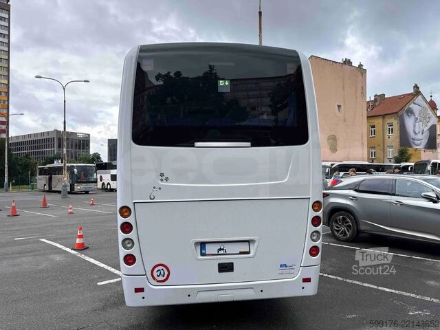 Tippbil skåpbil Isuzu Novo