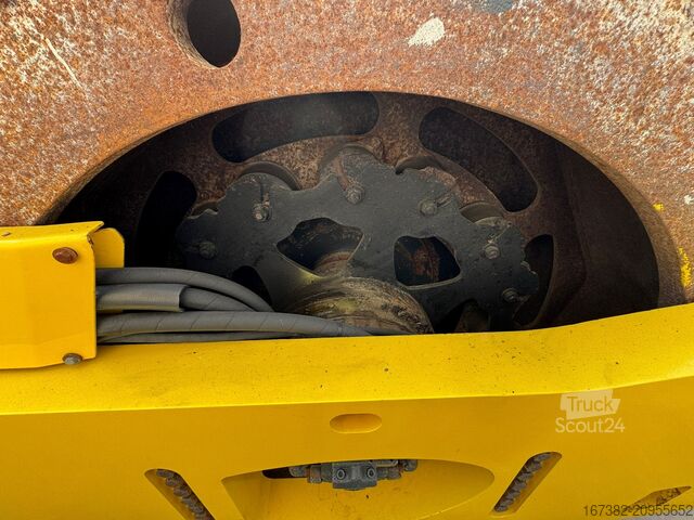 Basit kam silindiri Bomag BW226