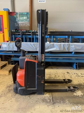 Heftruck Linde SWE100 Pedestrian Pallet Stacker
