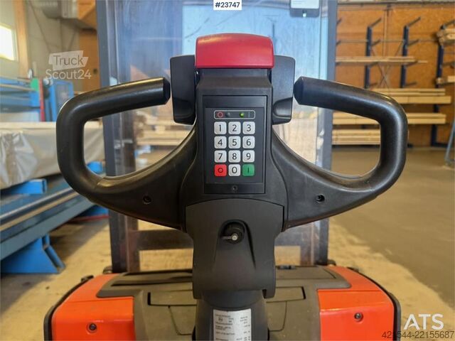 Heftruck Linde SWE100 Pedestrian Pallet Stacker