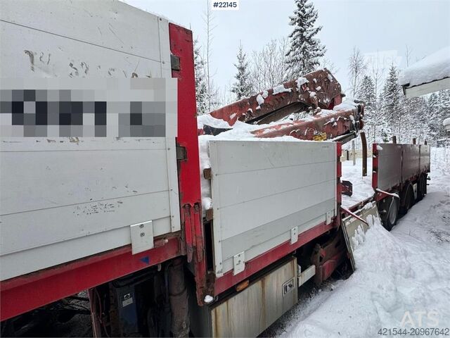 Tyllis jumbo oplegger met HMF-kraan Tyllis jumbo semi-trailer with HMF crane