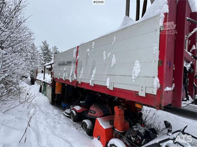 Tyllis jumbo oplegger met HMF-kraan Tyllis jumbo semi-trailer with HMF crane