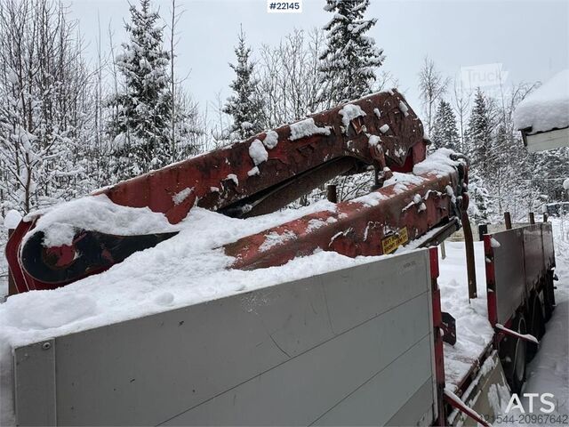 Tyllis jumbo oplegger met HMF-kraan Tyllis jumbo semi-trailer with HMF crane