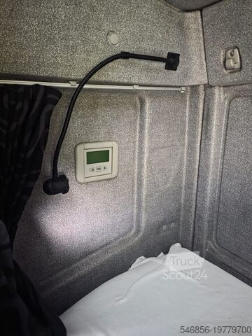 Φορτηγό με ψυκτικό κιβώτιο Iveco EuroCargo 120E28