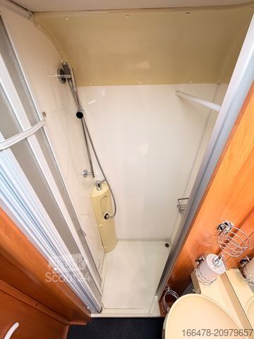 Integrated camper HYMER/ERIBA B 654 *Festbett-Hubbett-Automatik-2xKlima*