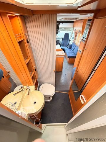 Integrated camper HYMER/ERIBA B 654 *Festbett-Hubbett-Automatik-2xKlima*