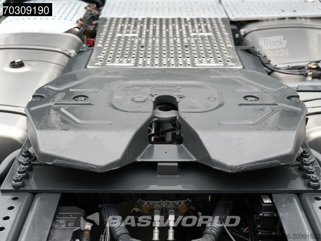 Volume SCM Iveco S-Way 500 4X2 NEW! 2xTanks Retarder ADR Standkl...