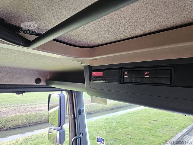 Gesloten bak M.A.N. 15.330 TGM