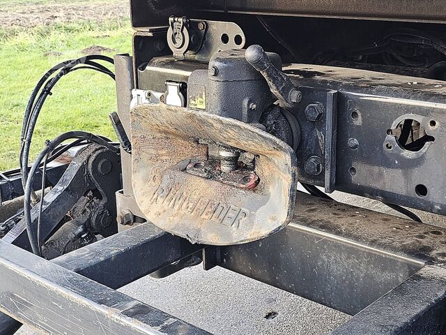 Gesloten bak M.A.N. 15.330 TGM