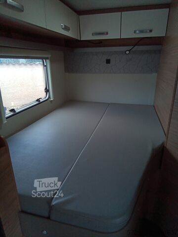 Half-integraal camper Ford Weinsberg Carasuite