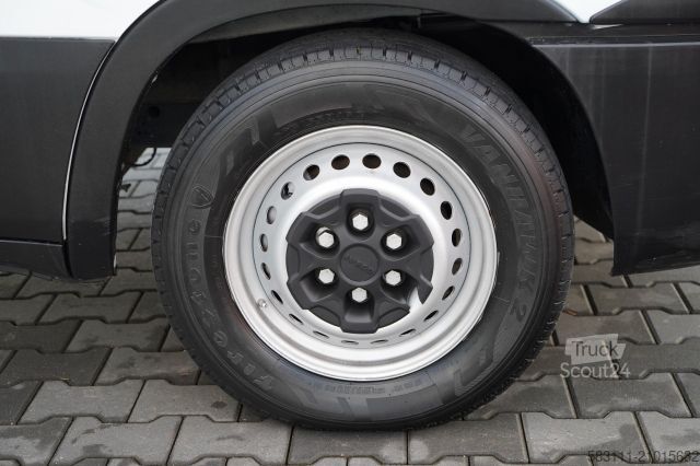 Panel van IVECO DAILY 35-140 /  BLASZAK / SPROWADZONY / 