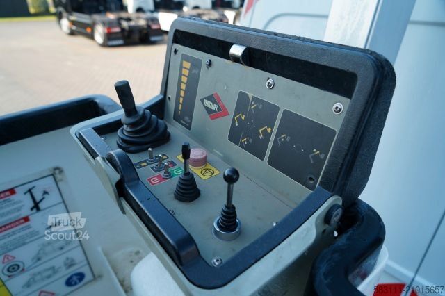 Vrachtwagenhoogwerker RENAULT MASTER / PODNO?NIK KOSZOWY - 10.5 m / BLASZAK +