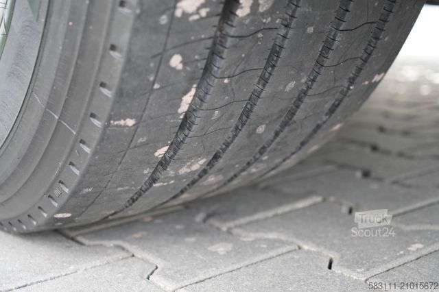 Standard tractor unit RENAULT T 480 / RETARDER / 2022 / 13 LITROWY / OPONY 100