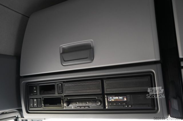 Standard tractor unit RENAULT T 480 / RETARDER / 2022 / 13 LITROWY / OPONY 100