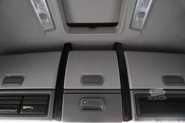 Standard tractor unit RENAULT T 480 / RETARDER / 2022 / 13 LITROWY / OPONY 100