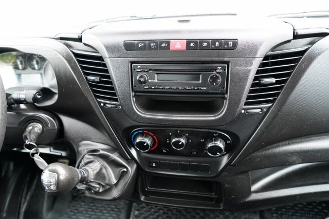 Fourgon benne basculante IVECO DAILY 35-130 / WYWROTKA TYLNOZSYPOWA / BLI?NIAK