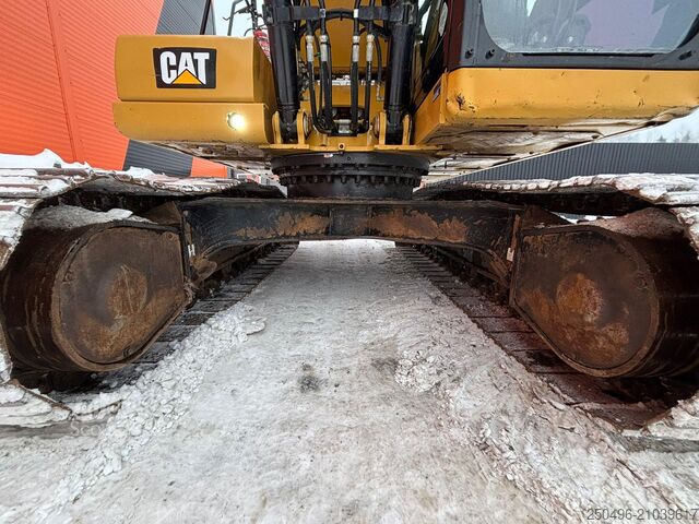 Excavateur sur chenilles Caterpillar 320 GC 3D / TILT / AC