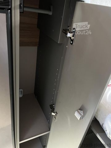 Autocaravana HYMER/ERIBA Grand Canyon S 700 4x4 Autarkie Premium Winter