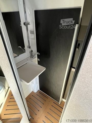 Autocaravana HYMER/ERIBA Grand Canyon S 700 4x4 Autarkie Premium Winter