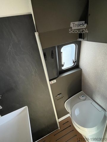 Autocaravana HYMER/ERIBA Grand Canyon S 700 4x4 Autarkie Premium Winter