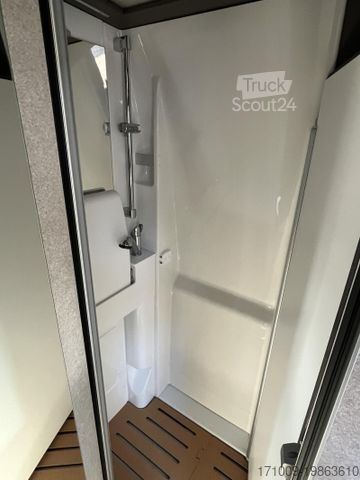 Autocaravana HYMER/ERIBA Grand Canyon S 700 4x4 Autarkie Premium Winter