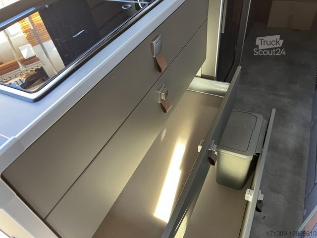 Autocaravana HYMER/ERIBA Grand Canyon S 700 4x4 Autarkie Premium Winter