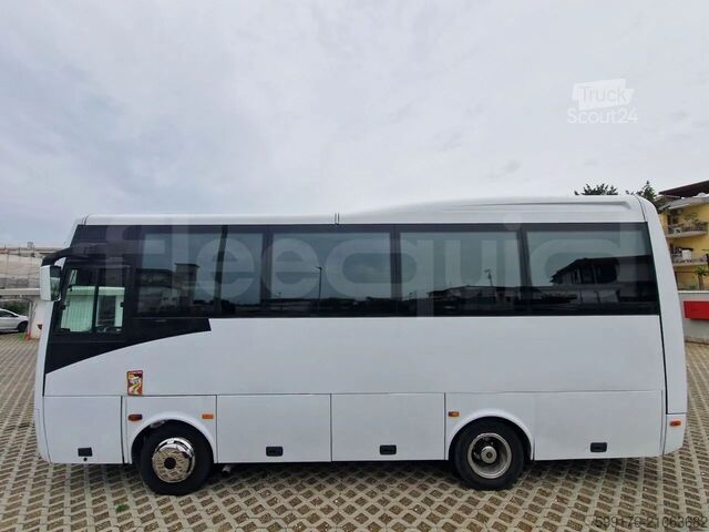 Intercity bus Isuzu Novo