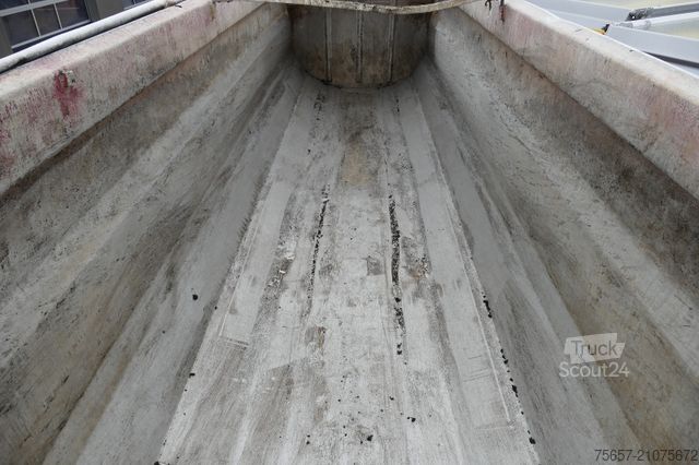 Naczepa wywrotka KEMPF 3-achs 39m³ ALU- Halbschalenmulde, 5,2 to LG.