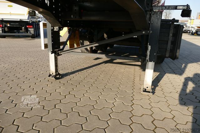 Naczepa wywrotka KEMPF Kempf 3-achs 39m³ ALU- Halbschalenmulde, 5,2 to