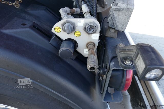 Naczepa wywrotka KEMPF Kempf 3-achs 39m³ ALU- Halbschalenmulde, 5,2 to