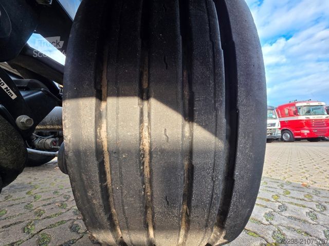 Swap body semitrailer KRONE SD / Liftachse / Teleskop / 11.908 - 13.403