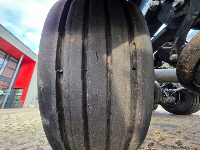 Swap body semitrailer KRONE SD / Liftachse / Teleskop / 11.908 - 13.403