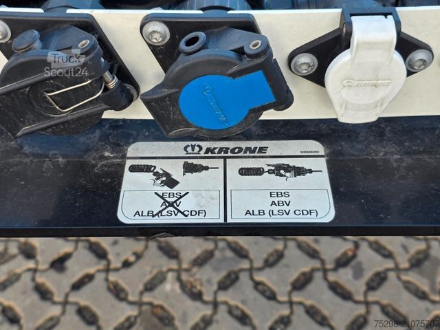 Swap body semitrailer KRONE SD / Liftachse / Teleskop / 11.908 - 13.403