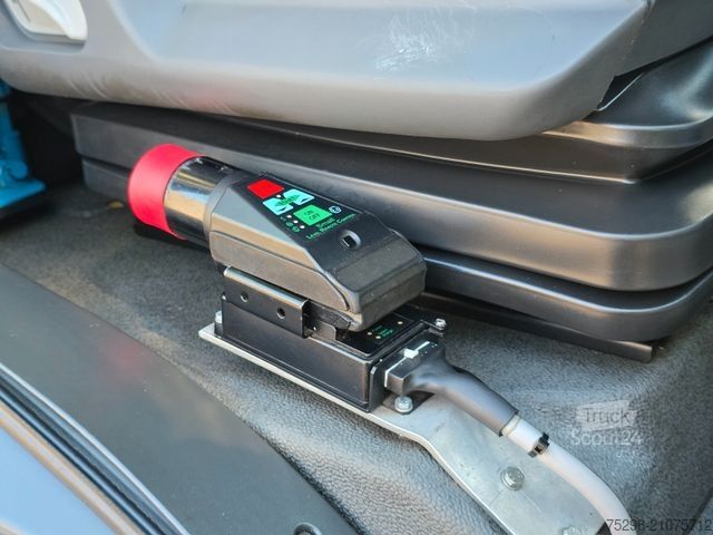 Tanker truck MAN TGX 26.340 6x2-4 BL